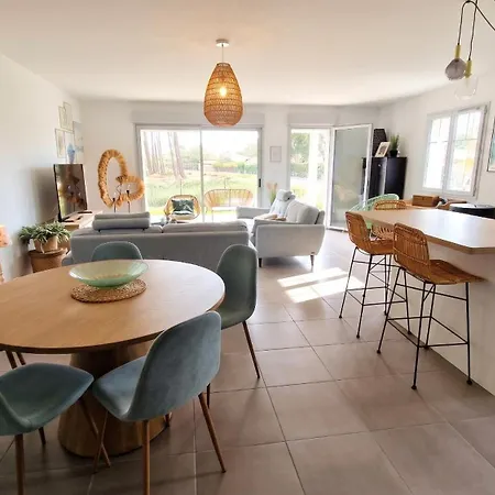 Maison Elegante A Avec Jardin Clos Et Terrasse